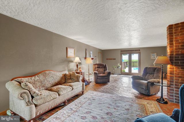 441 SCHOOL RD, York, PA 17407