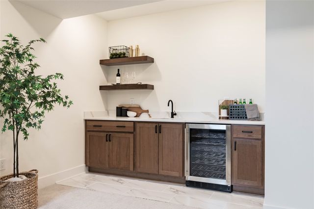 1420 NW Linda Lane, Waukee, IA 50263