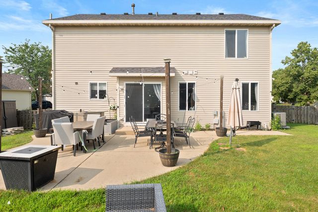 2222 Lynn Court, Montgomery, IL 60538