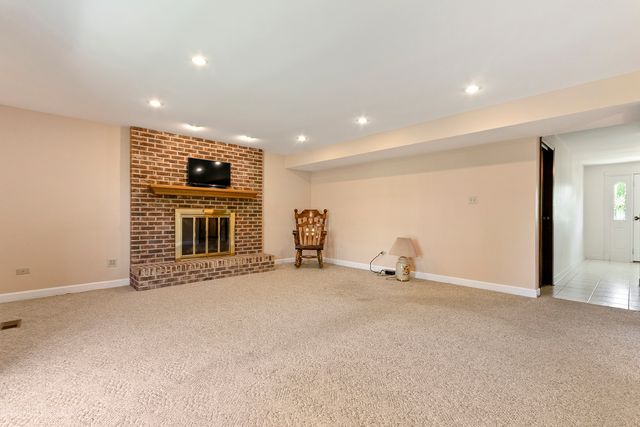 1570 W Goldengate Drive, Addison, IL 60101