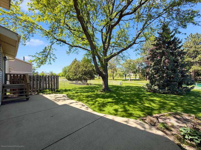 1570 W Goldengate Drive, Addison, IL 60101