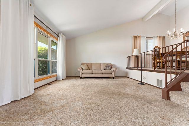 1570 W Goldengate Drive, Addison, IL 60101