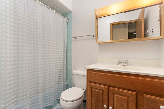1570 W Goldengate Drive, Addison, IL 60101