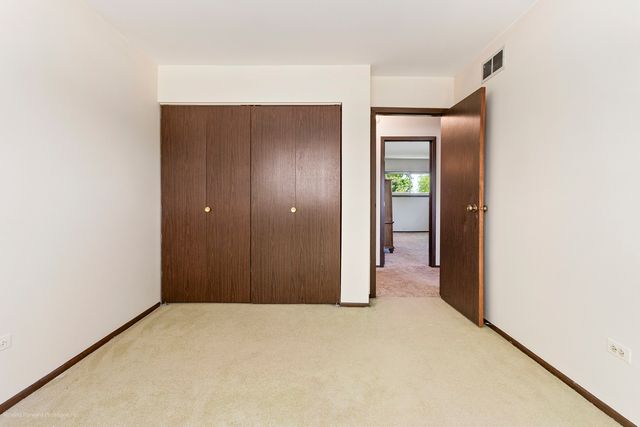 1570 W Goldengate Drive, Addison, IL 60101
