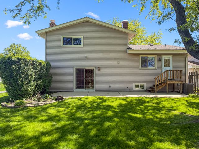 1570 W Goldengate Drive, Addison, IL 60101