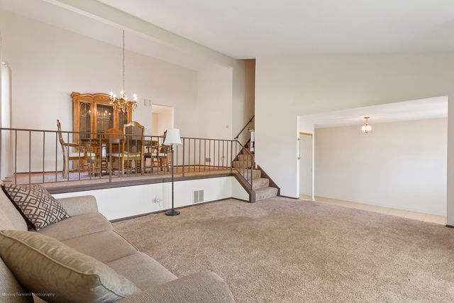 1570 W Goldengate Drive, Addison, IL 60101