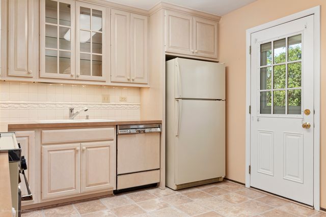 1570 W Goldengate Drive, Addison, IL 60101