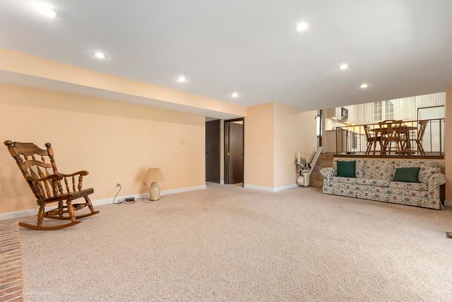 1570 W Goldengate Drive, Addison, IL 60101