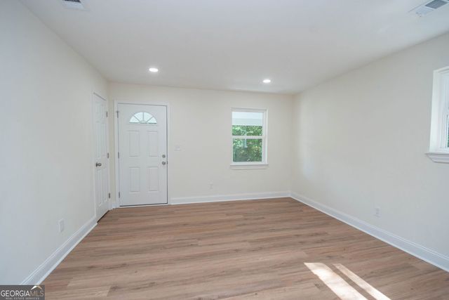 618 S Harlem Circle, Lagrange, GA 30241