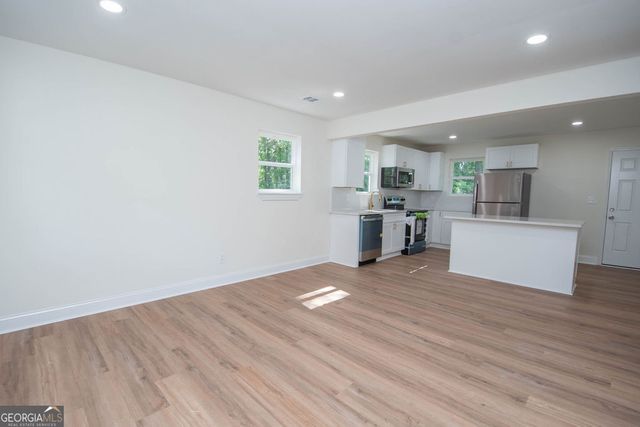 618 S Harlem Circle, Lagrange, GA 30241