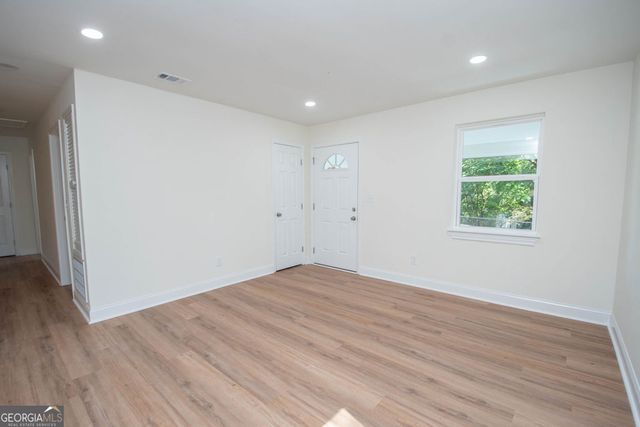 618 S Harlem Circle, Lagrange, GA 30241