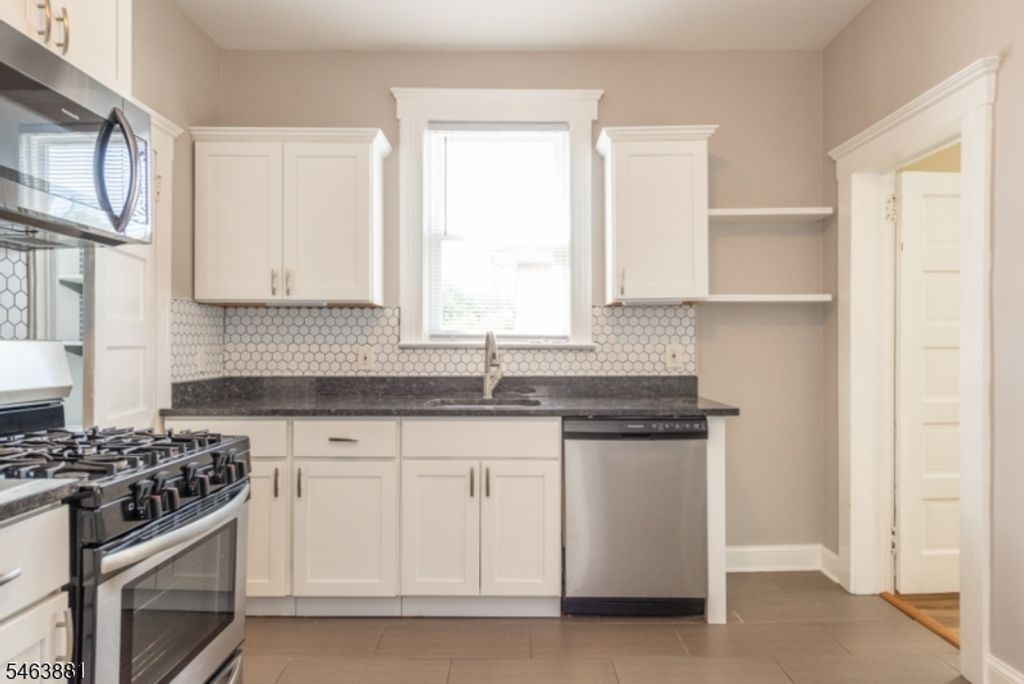 3009 Tremley Point Rd, Linden City, NJ 07036 — photo 4
