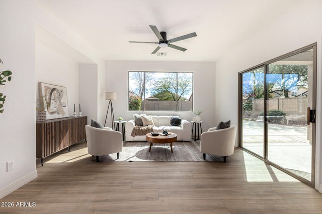 1821 W KURALT Drive, Anthem, AZ 85086