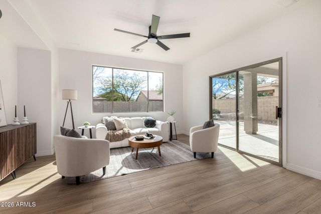 1821 W KURALT Drive, Anthem, AZ 85086