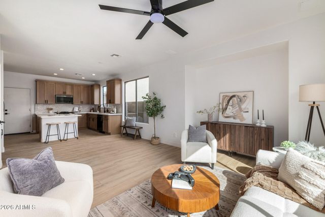 1821 W KURALT Drive, Anthem, AZ 85086