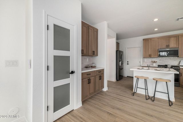 1821 W KURALT Drive, Anthem, AZ 85086