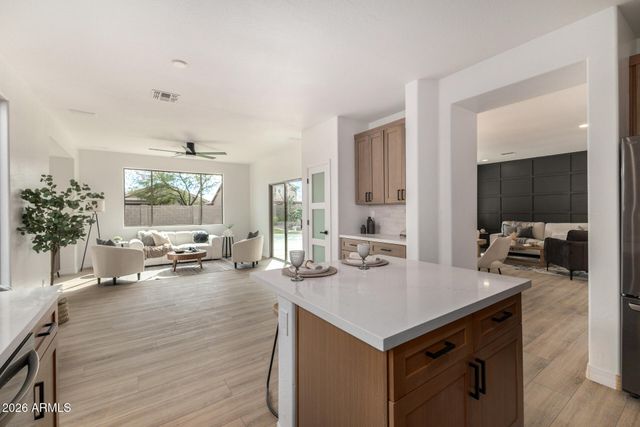 1821 W KURALT Drive, Anthem, AZ 85086