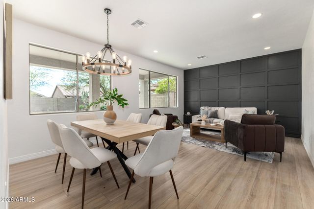 1821 W KURALT Drive, Anthem, AZ 85086