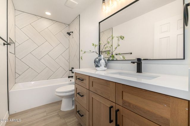 1821 W KURALT Drive, Anthem, AZ 85086