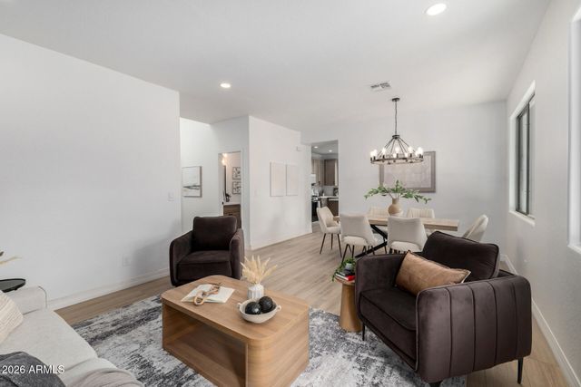 1821 W KURALT Drive, Anthem, AZ 85086