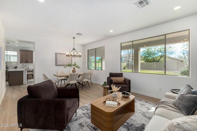 1821 W KURALT Drive, Anthem, AZ 85086