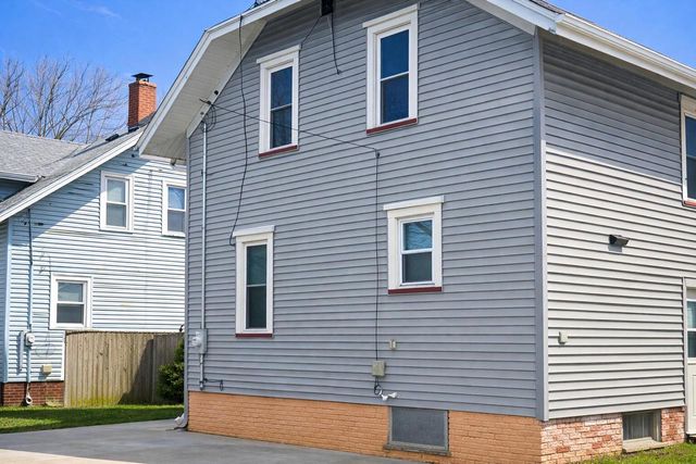 7211 18th AVENUE, Kenosha, WI 53143