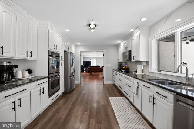 4304 BRIDGEBORO RD, Moorestown, NJ 08057