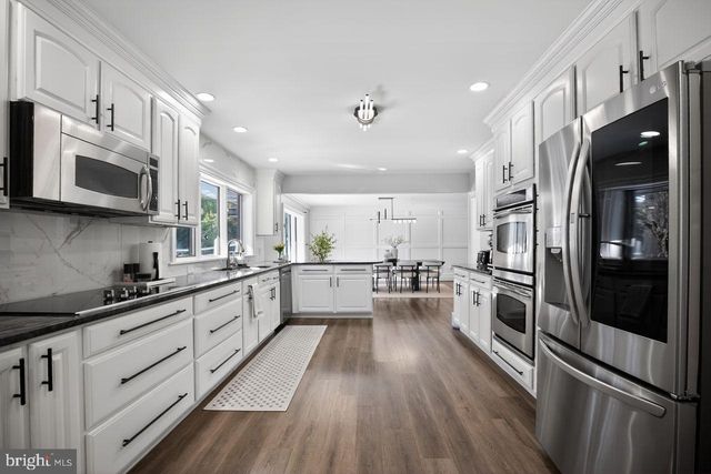 4304 BRIDGEBORO RD, Moorestown, NJ 08057