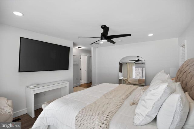 4304 BRIDGEBORO RD, Moorestown, NJ 08057