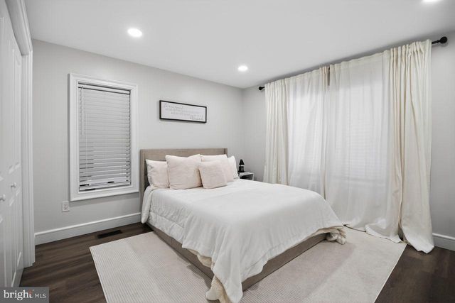 4304 BRIDGEBORO RD, Moorestown, NJ 08057