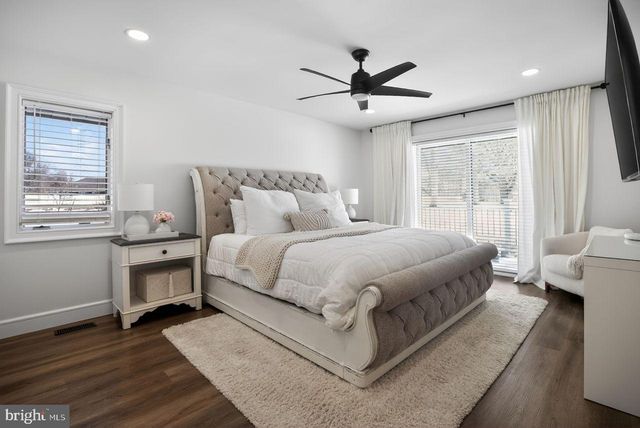 4304 BRIDGEBORO RD, Moorestown, NJ 08057