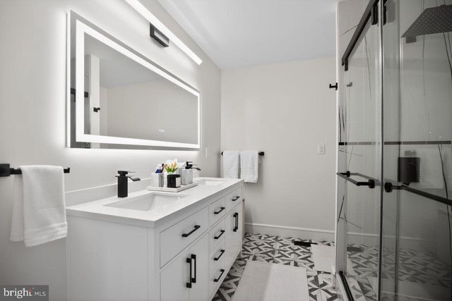 4304 BRIDGEBORO RD, Moorestown, NJ 08057