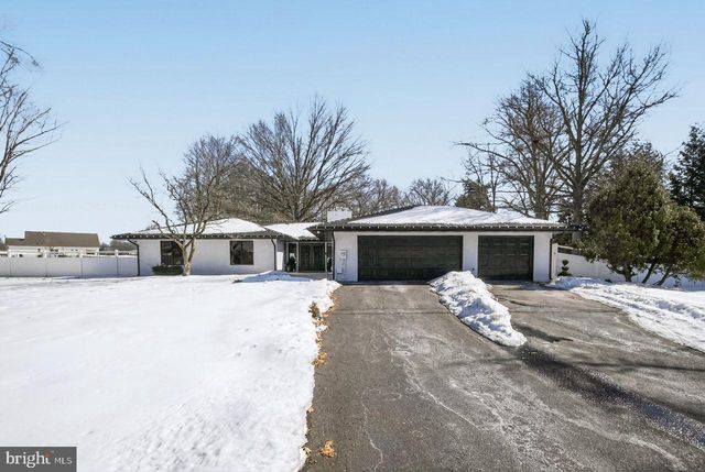 4304 BRIDGEBORO RD, Moorestown, NJ 08057