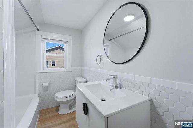 305 Falmouth Avenue, Elmwood Park, NJ 07407