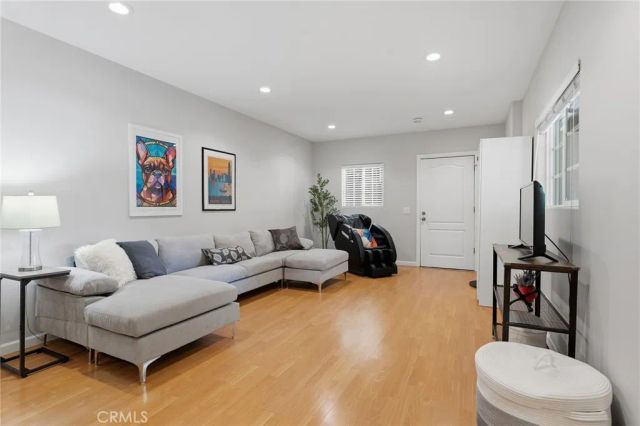 22702 Califa Street, Woodland Hills, CA 91367