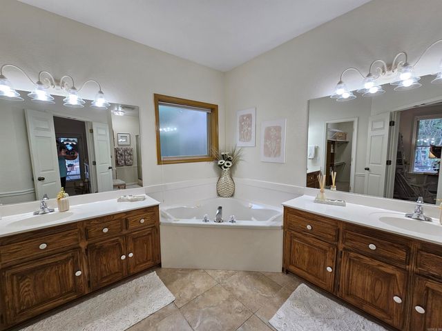54 Galeon Way, Hot Springs Village, AR 71909
