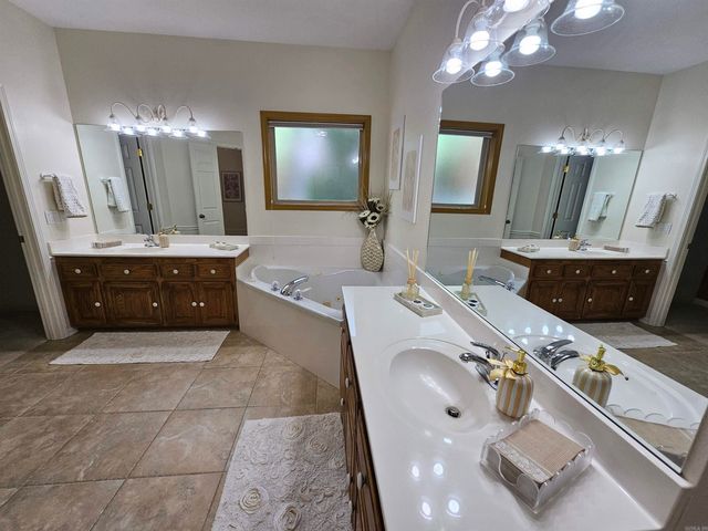 54 Galeon Way, Hot Springs Village, AR 71909