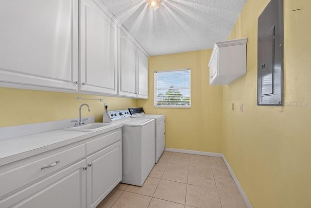 106 SILVERBELL COURT, Sun City Center, FL 33573