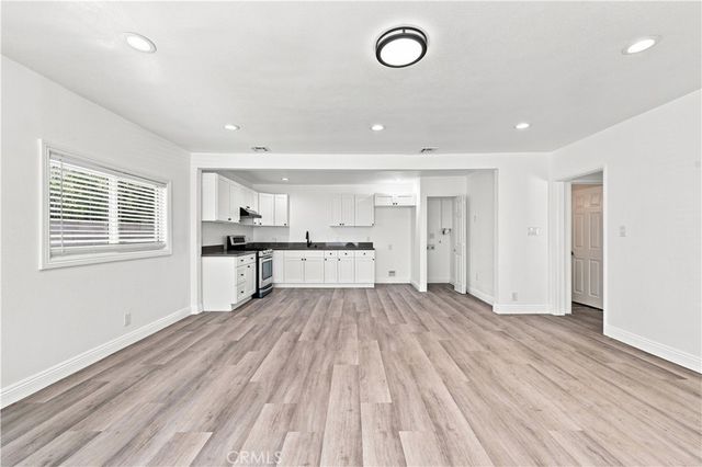 11917 Burton Street, North Hollywood, CA 91605