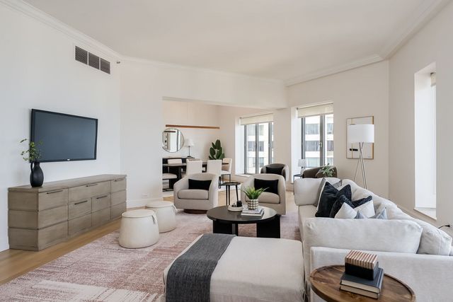 950 N Michigan Avenue 4502, Chicago, IL 60611
