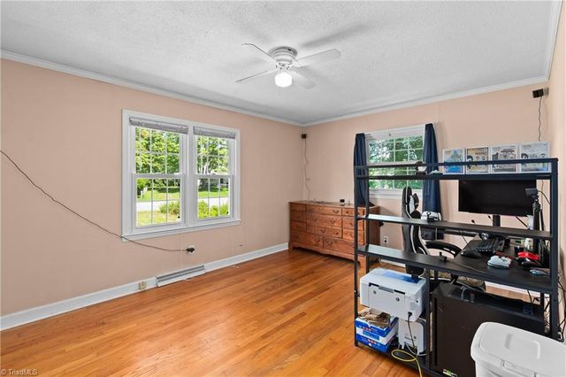 4994 Hampton Road, Clemmons, NC 27012