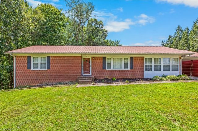 4994 Hampton Road, Clemmons, NC 27012