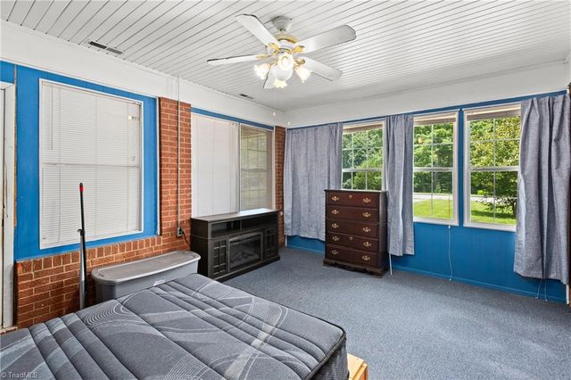 4994 Hampton Road, Clemmons, NC 27012