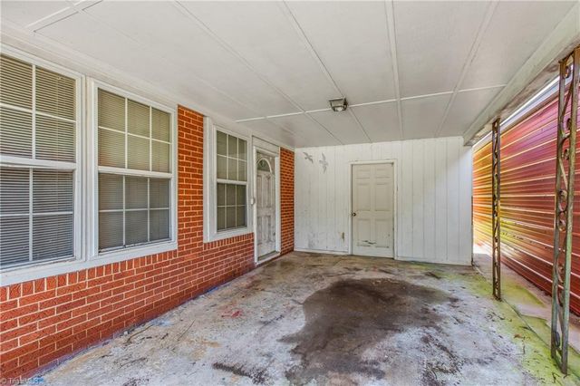 4994 Hampton Road, Clemmons, NC 27012