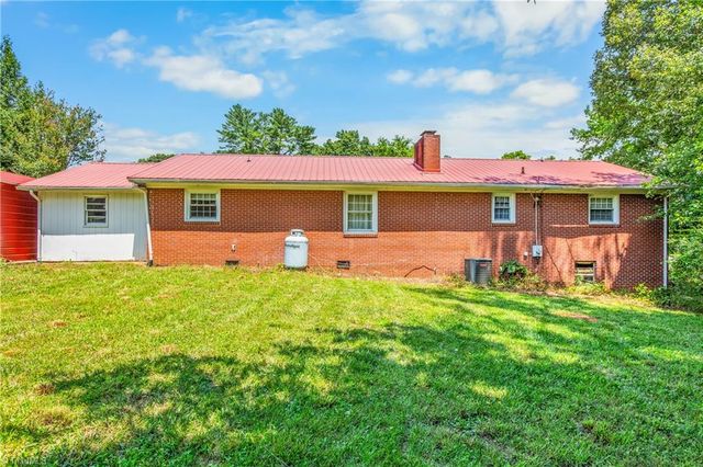 4994 Hampton Road, Clemmons, NC 27012