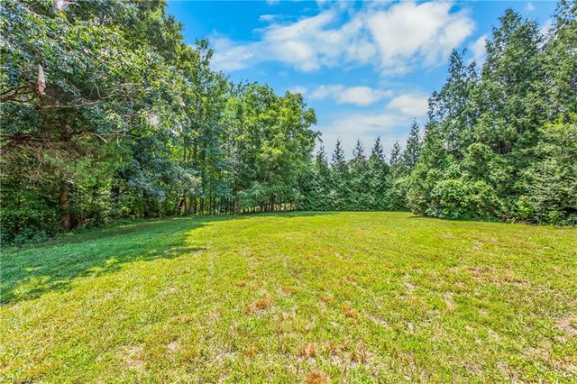 4994 Hampton Road, Clemmons, NC 27012