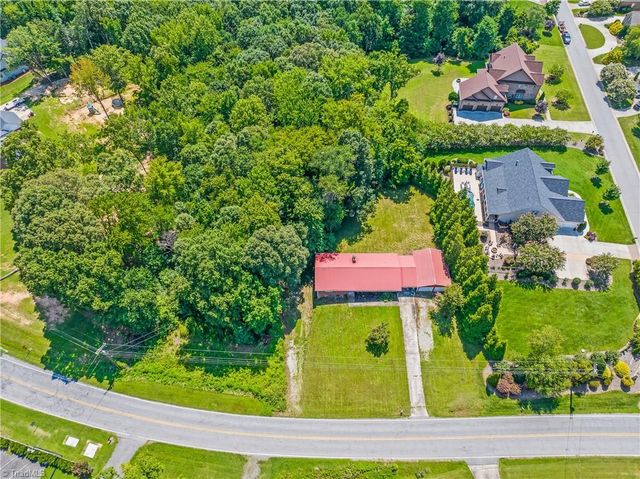 4994 Hampton Road, Clemmons, NC 27012