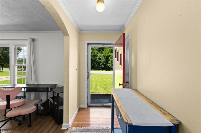 4994 Hampton Road, Clemmons, NC 27012