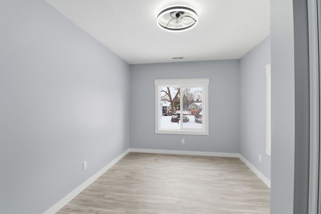 39470 N Woodland Avenue, Antioch, IL 60002