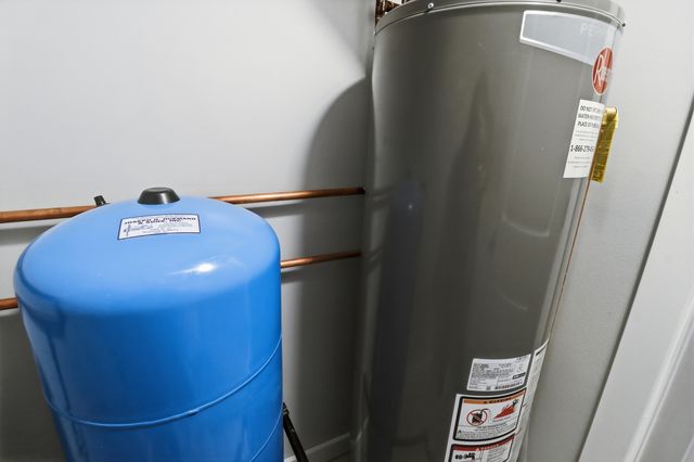 39470 N Woodland Avenue, Antioch, IL 60002